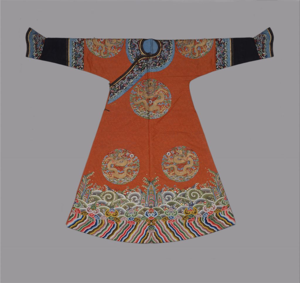 图片[1]-Apricot Yellow Satin Embroidery Eight regiments Cloud Dragon Female Jacketed Dragon Robe-China Archive